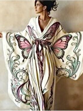 Butterfly Embroidered Kimono Robe Dress in Cream and Pink. Size M. NWT.